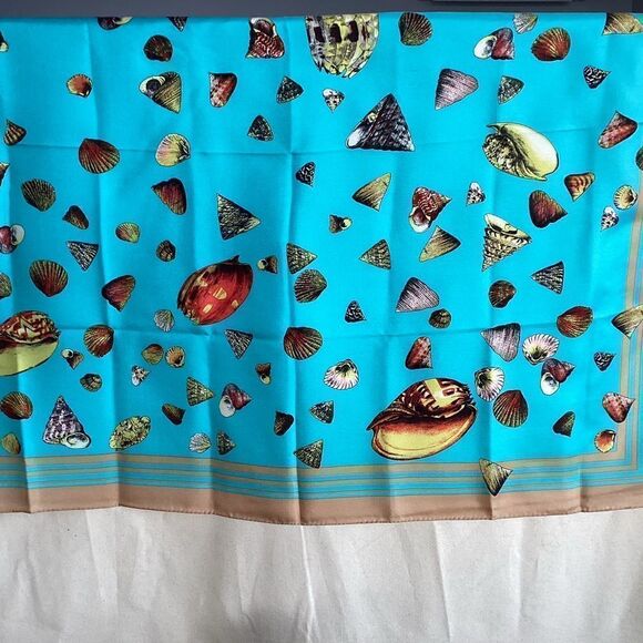 Vintage Oversized seashell print scarf. SC0141 - Picture 4 of 9